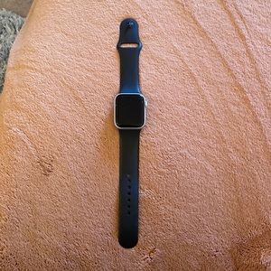 Apple Watch. In great condition. I’m only selling it because I got a new watch.